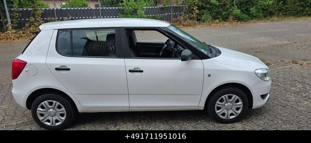 Gebraucht Skoda Fabia Cool Edition 60 PS (44 kW) 2015 Weiß Limousine