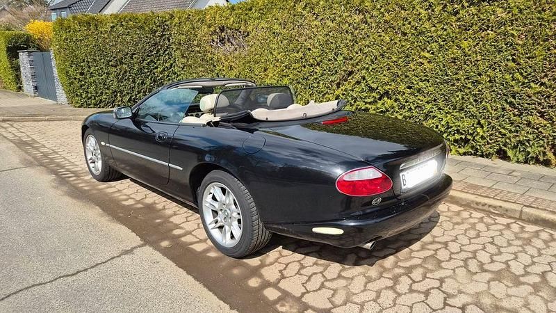 Gebraucht Jaguar XK8 284 PS (208 kW) 2021 Schwarz Cabrio