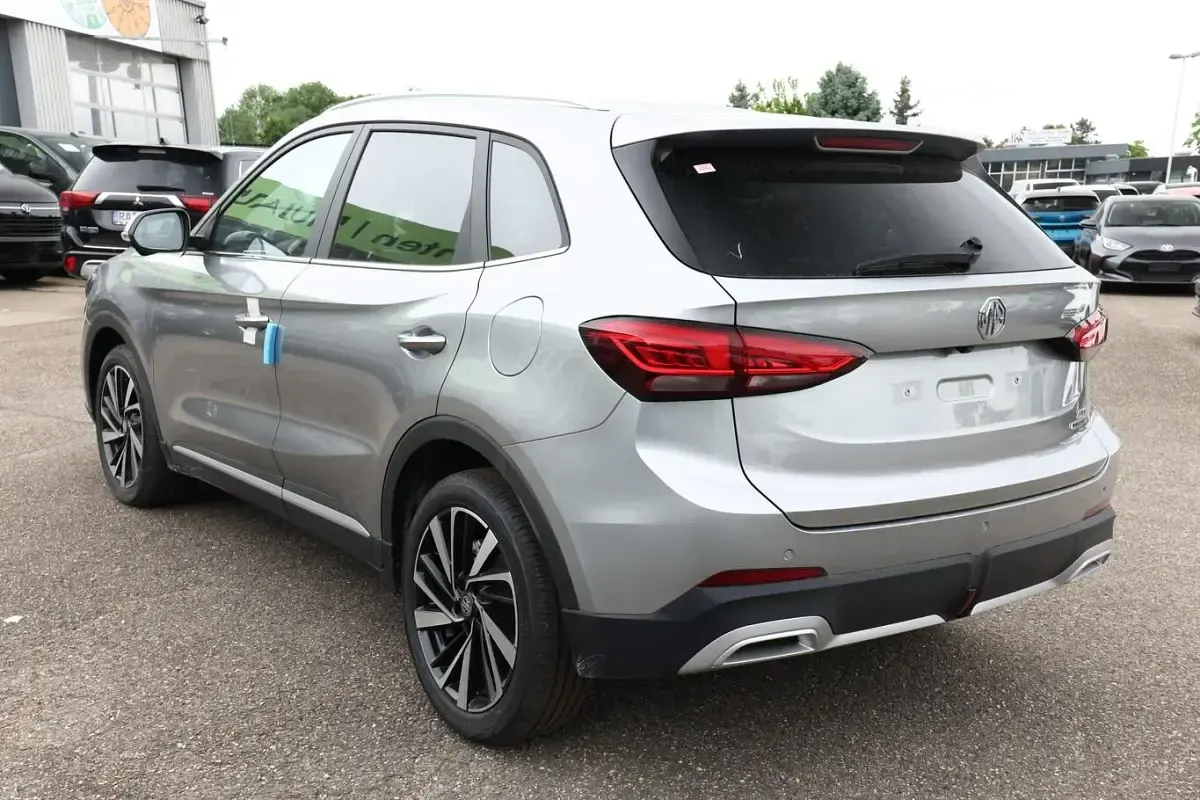 Neu MG ZS Luxury 197 PS (144 kW) 2026 Cosmic silver metallic SUV