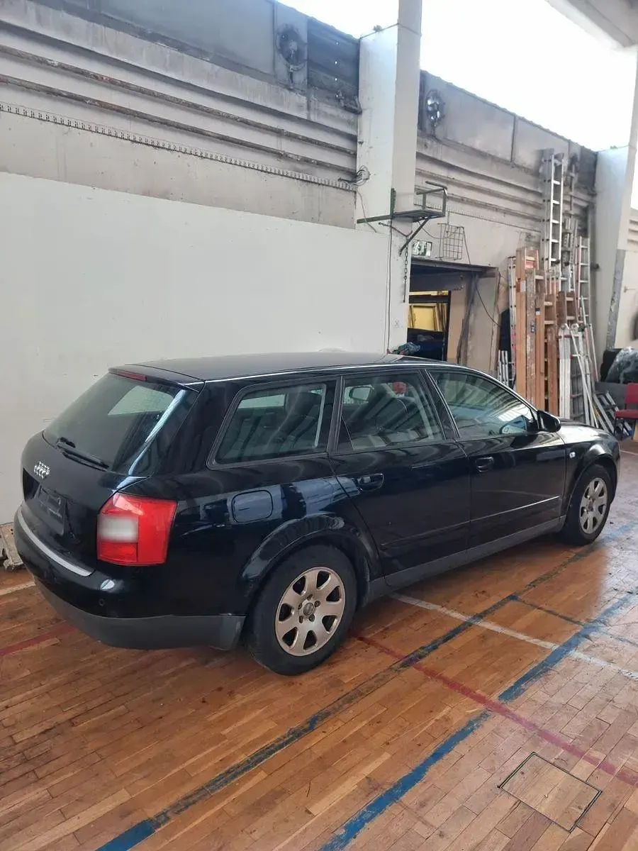 Gebraucht Audi A4 131 PS (96 kW) 2001 Schwarz Kombi