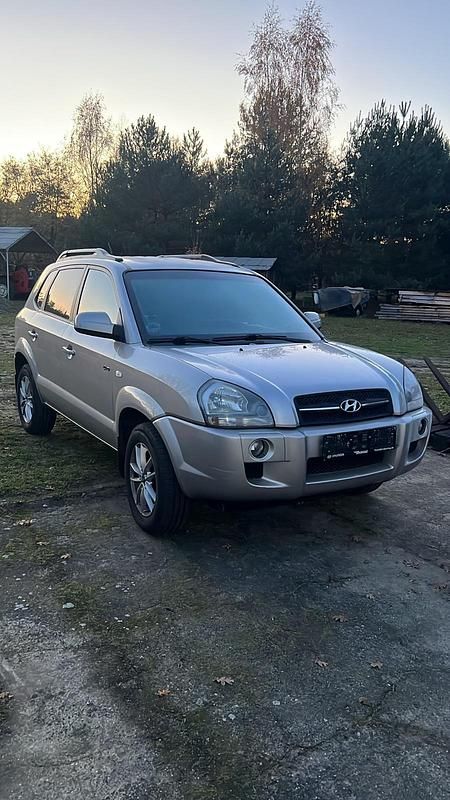 Grau Gebraucht 2006 Hyundai Tucson SUV | 3.899 € (Fairer Preis) - Bild 1/4