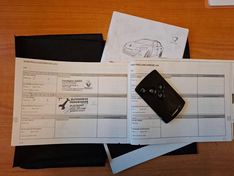 Gebraucht Renault Mégane GrandTour Dynamique 110 PS (80 kW) 2014 Schwarz Kombi