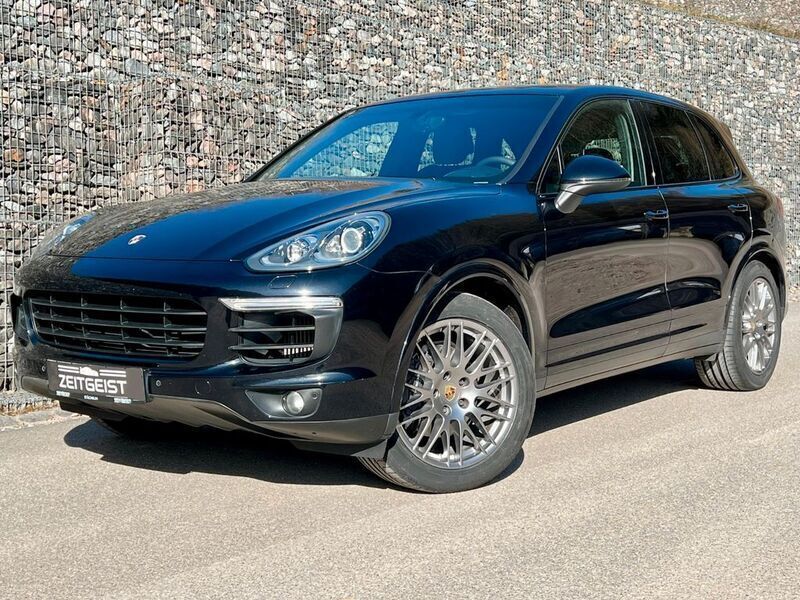 Tiefschwarzmetallic Gebraucht 2015 Porsche Cayenne SUV | 32.980 € (Fairer Preis) - Bild 1/4