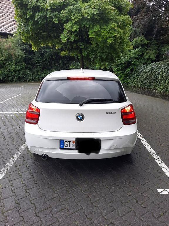 Gebraucht BMW 116 116 PS (85 kW) 2013 Weiß Kleinwagen