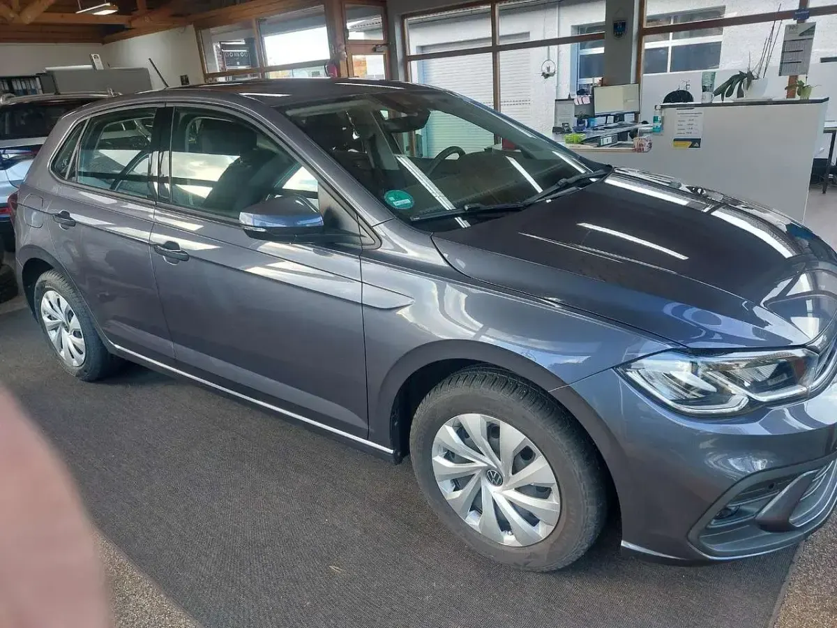Gebraucht VW Polo Life 95 PS (69 kW) 2023 Grau Limousine