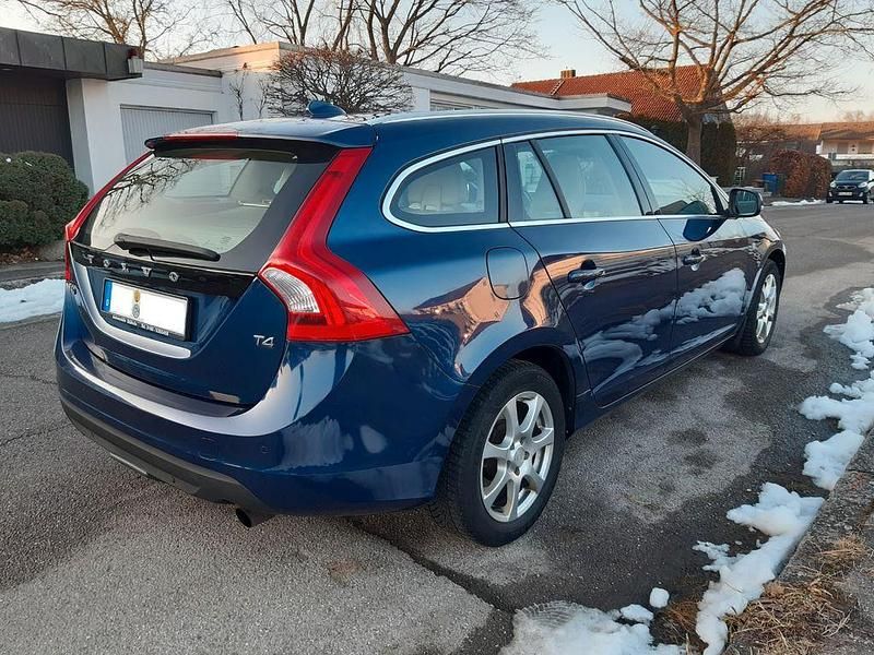 Gebraucht Volvo V60 Ocean Race 179 PS (131 kW) 2012 Blau Kombi