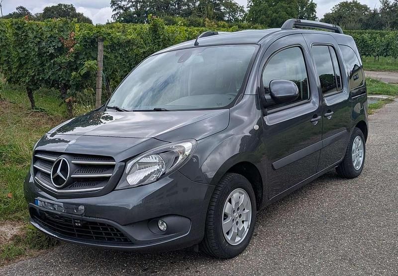 Schwarz Gebraucht 2019 Mercedes Citan 111 Edition Kombi | 15.500 € (Guter Preis) - Bild 1/4