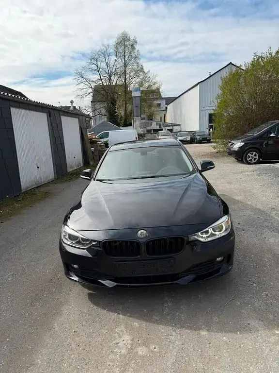 Gebraucht BMW 320 Efficient Dynamics 163 PS (119 kW) 2013 Schwarz Limousine