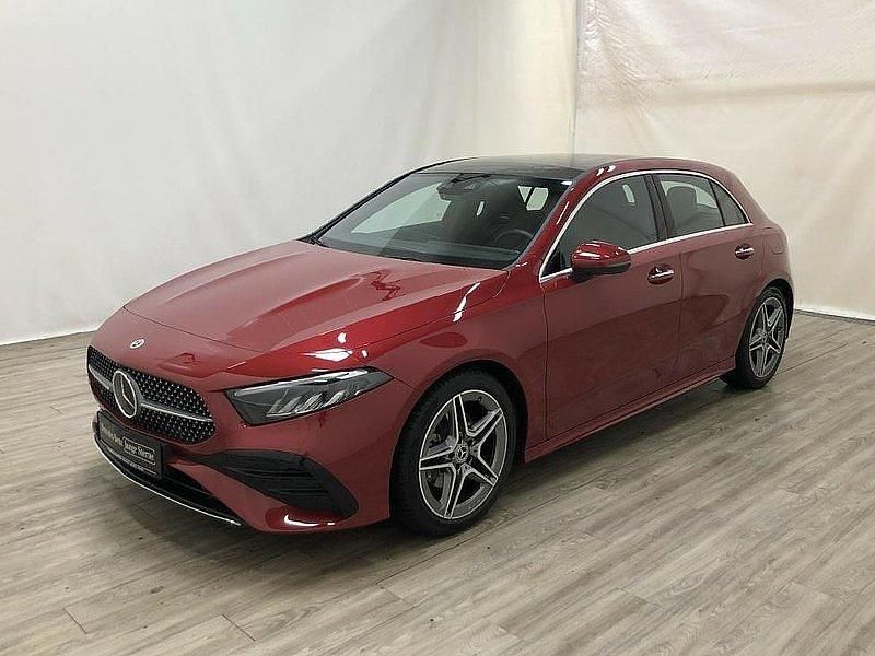 Manufaktur lack manufaktur patagonienrot metallic Gebraucht 2024 Mercedes A200 AMG Limousine | 32.470 € (Fairer Preis) - Bild 1/4