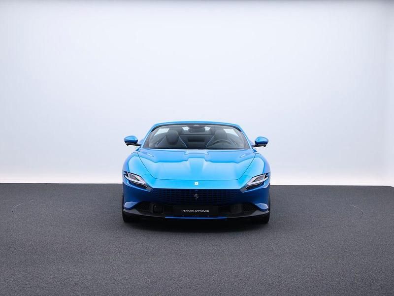Second-hand Ferrari Roma 620 CP (456 kW) 2024 Albastru Cabrio