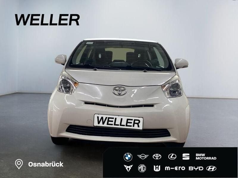 Gebraucht Toyota iQ Basis 68 PS (50 kW) 2012 Weiss Kleinwagen