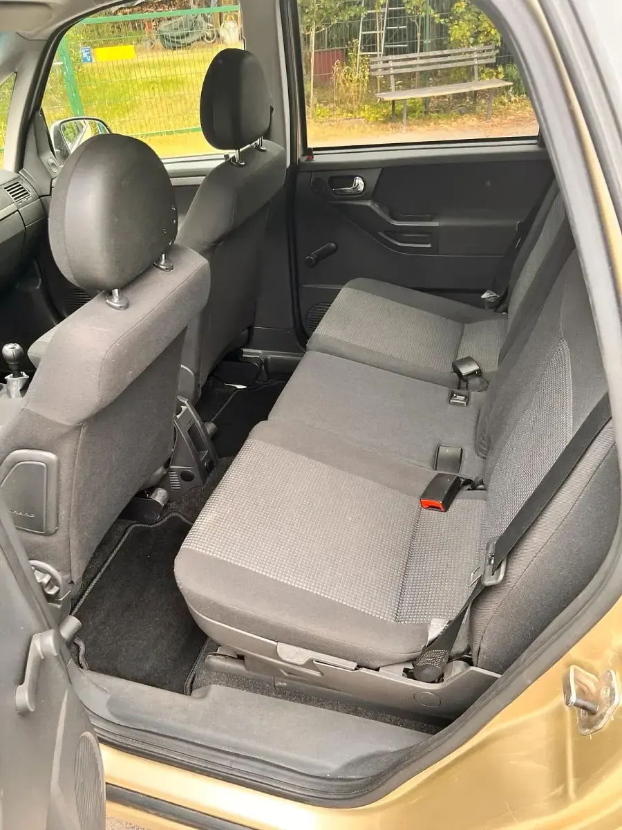Gebraucht Opel Meriva 77 PS (56 kW) 2009 Gold Van / Kleinbus