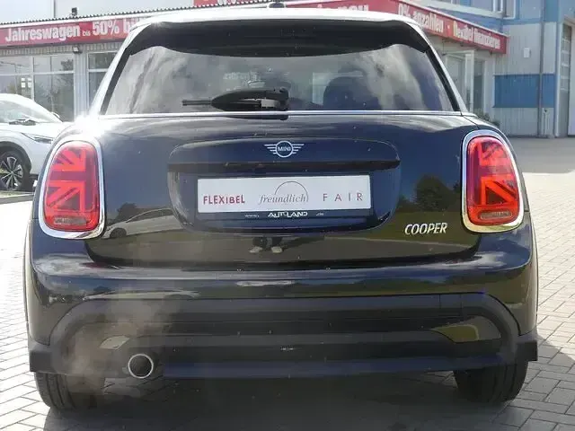 Gebraucht Mini Cooper Classic 136 PS (100 kW) 2023 Schwarz Kleinwagen