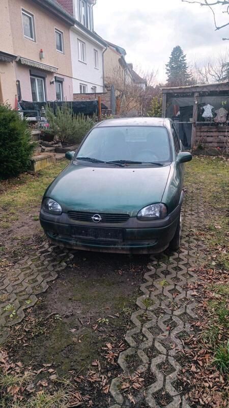 Grün Gebraucht 1999 Opel Corsa Kleinwagen | 350 € (Superpreis) - Bild 1/4
