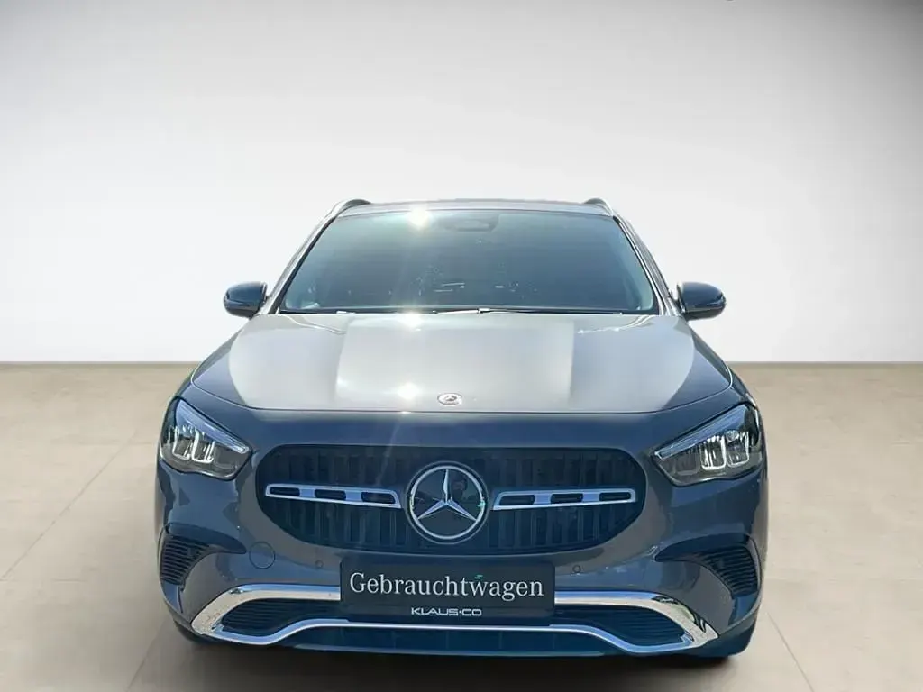 Gebraucht Mercedes GLA180 Advanced 136 PS (100 kW) 2025 Grau SUV