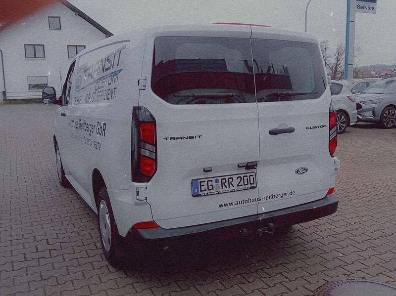 Gebraucht Ford Transit Custom Trend 136 PS (100 kW) 2024 Frostweiß Van / Kleinbus