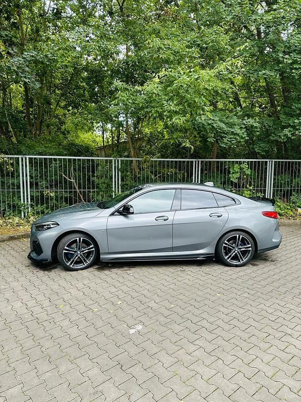 Grau Gebraucht 2022 BMW 218 M Sport Coupé | 25.000 € (Fairer Preis) - Bild 1/4