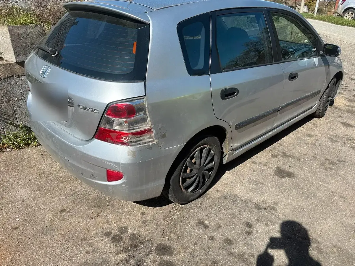 Gebraucht Honda Civic 90 PS (66 kW) 2004 Silber Kleinwagen