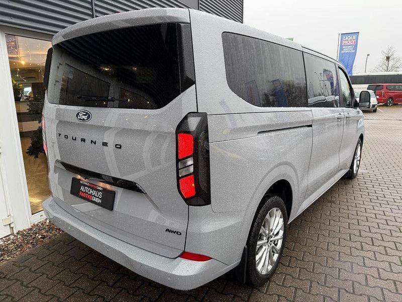 Gebraucht Ford Tourneo Titanium 170 PS (125 kW) 2024 Grau Van / Kleinbus