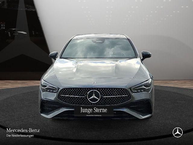 Grau Gebraucht 2024 Mercedes CLA200 Shooting Brake AMG Kombi | 31.490 € (Guter Preis) - Bild 1/4