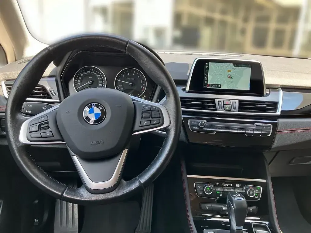 Gebraucht BMW 218 Active Tourer Performance 136 PS (100 kW) 2017 Grau Van / Kleinbus