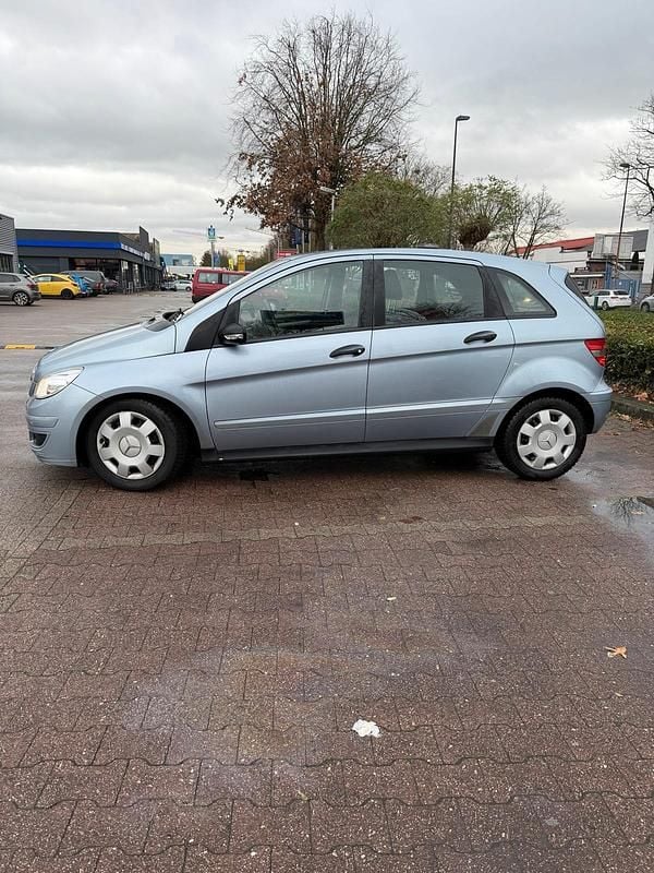 Gebraucht Mercedes B180 109 PS (80 kW) 2007 Blau Van / Kleinbus