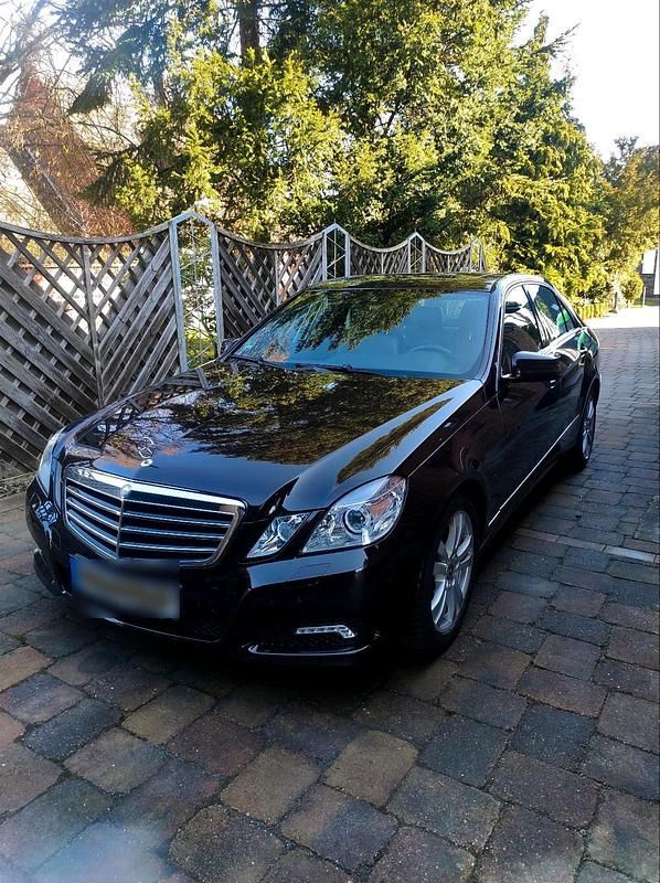 Gebraucht Mercedes 250 203 PS (149 kW) 2010 Braun Limousine