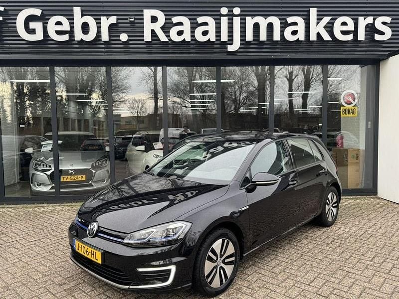 Gebraucht VW Golf 100 kW (136 PS) 2020 Schwarz Limousine