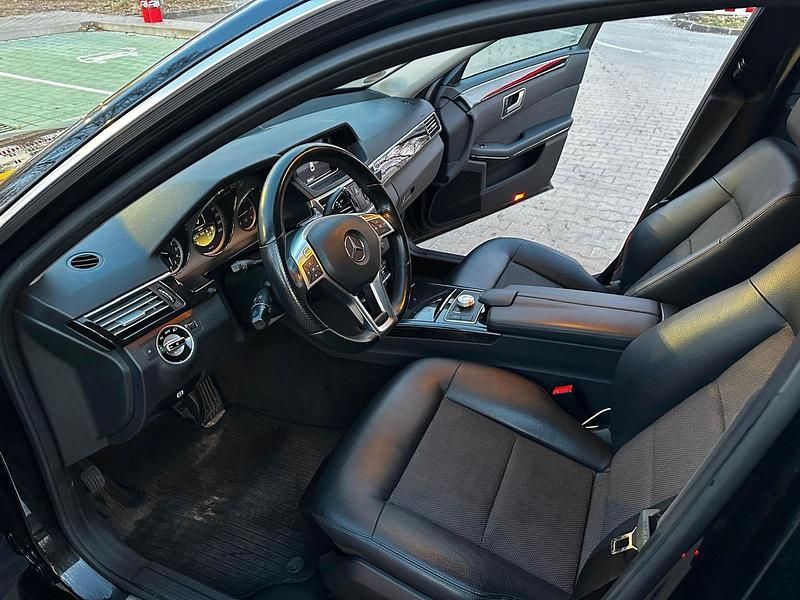 Gebraucht Mercedes E200 Avantgarde 136 PS (100 kW) 2012 Schwarz Limousine