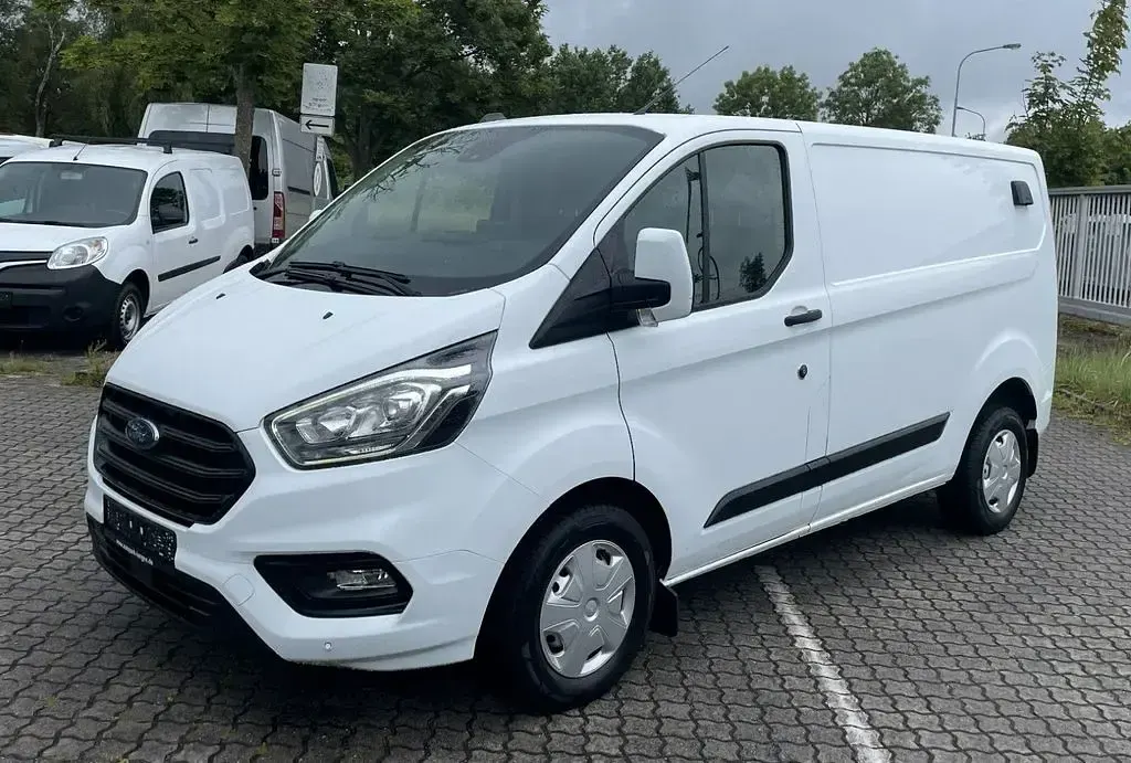 Gebraucht Ford Transit Custom 131 PS (96 kW) 2022 Weiß Van / Kleinbus