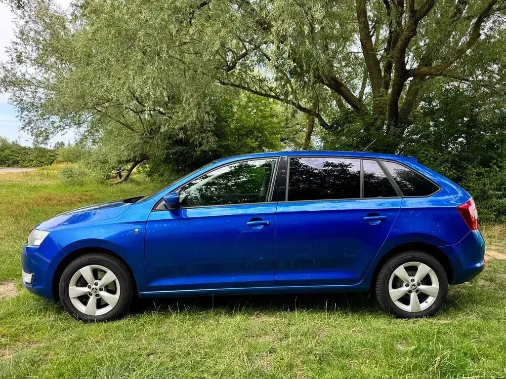 Gebraucht Skoda Rapid Ambition 105 PS (77 kW) 2014 Blau Kleinwagen