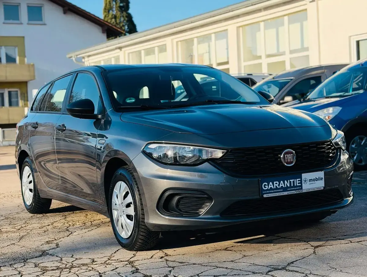 Usado Fiat Tipo 95 CV (69 kW) 2019 Gris Familiar
