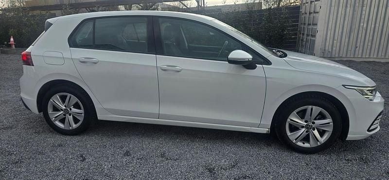 Gebraucht VW Golf VIII Life 110 PS (80 kW) 2022 Weiß Limousine