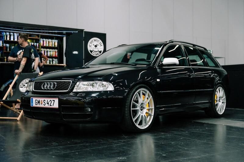 Schwarz Gebraucht 1999 Audi S4 Kombi | 22.800 € - Bild 1/4