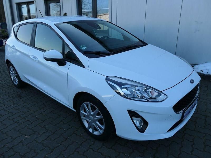 Gebraucht Ford Fiesta Cool & Connect 101 PS (74 kW) 2018 Weiß Limousine