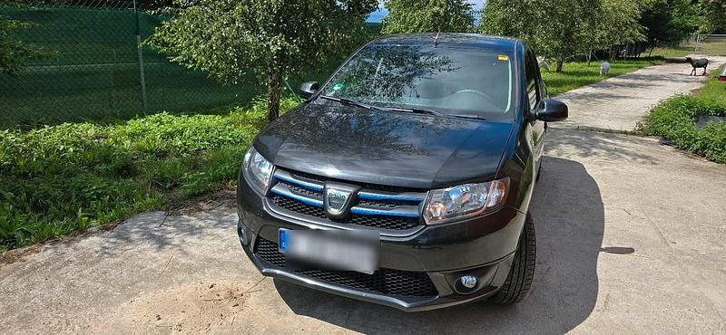 Schwarz Gebraucht 2015 Dacia Logan Limousine | 4.800 € (Fairer Preis) - Bild 1/4