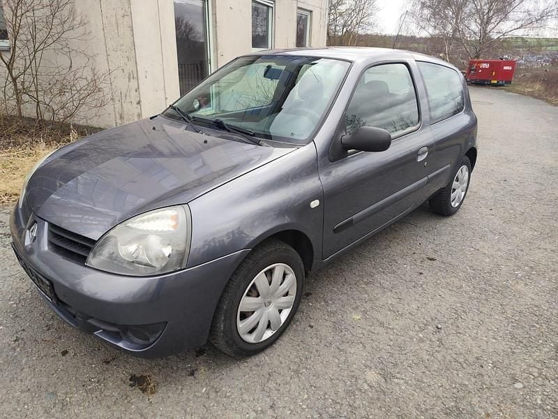 Gebraucht Renault Clio II Campus 58 PS (42 kW) 2007 Grau Kleinwagen
