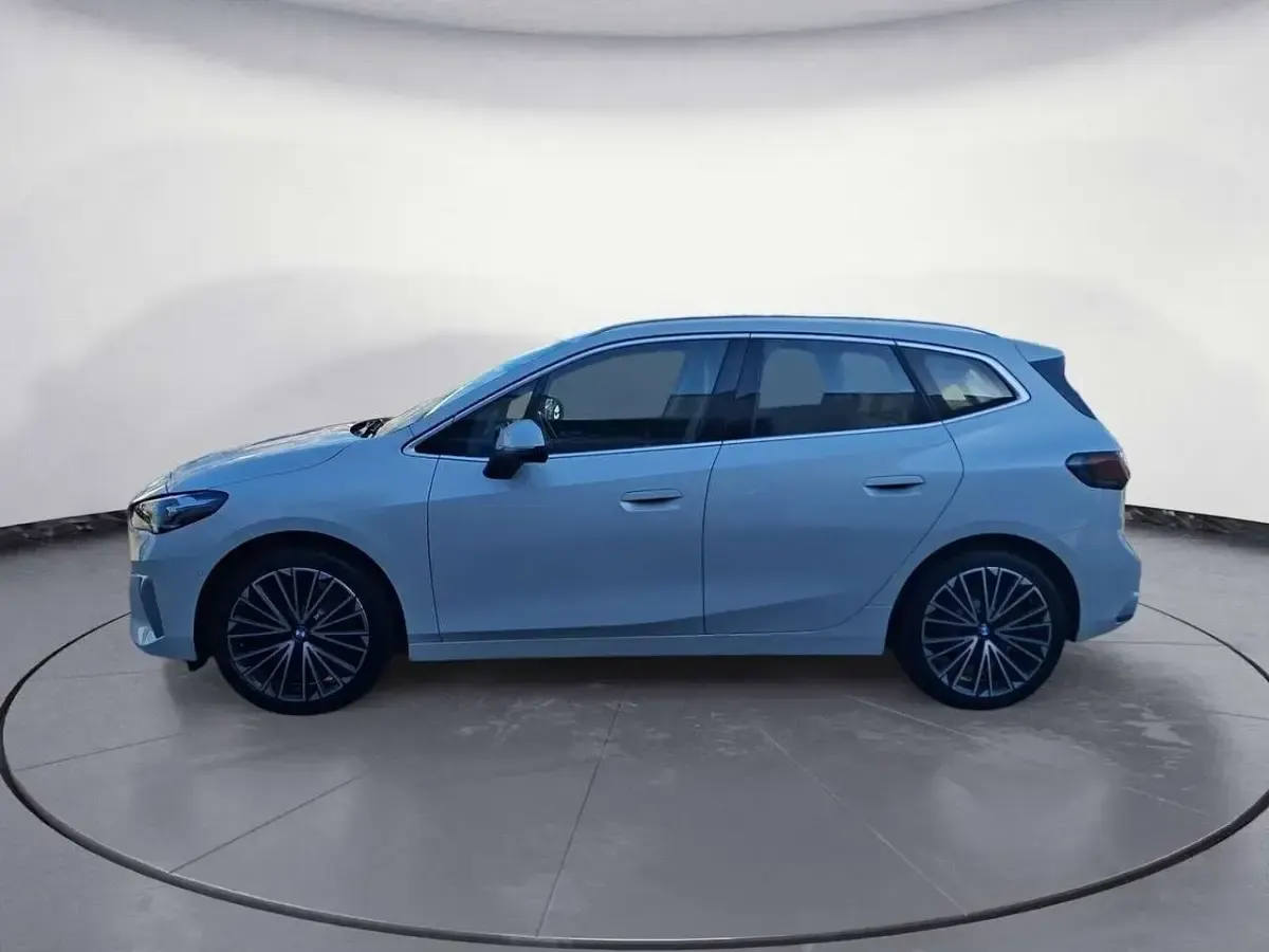 Gebraucht BMW 223 Active Tourer Luxury Line 218 PS (160 kW) 2022 Weiß Van / Kleinbus