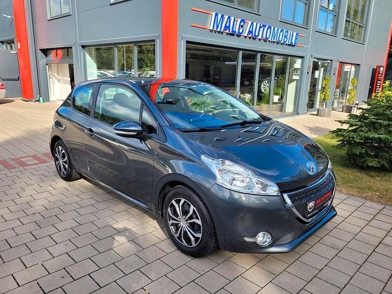 Grau Gebraucht 2012 Peugeot 208 Active Kleinwagen | 5.400 € (Fairer Preis) - Bild 1/4