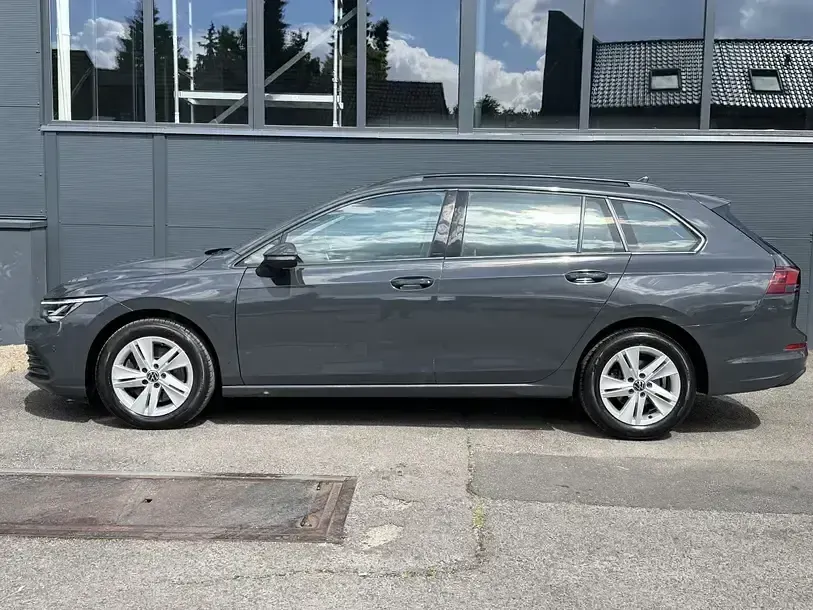Gebraucht VW Golf VII Life 150 PS (110 kW) 2021 Grau Kleinwagen