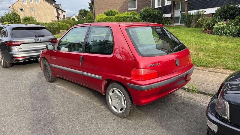 Rot Gebraucht 1998 Peugeot 106 Kleinwagen | 800 € (Fairer Preis) - Bild 1/4