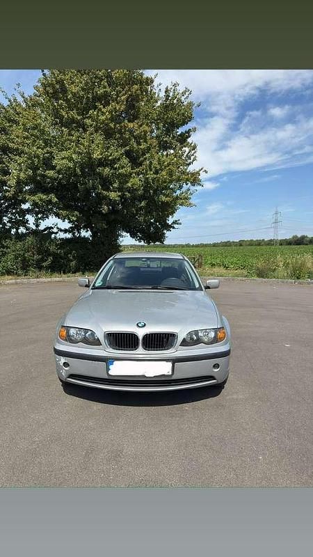 Silber Gebraucht 2004 BMW 318 Limousine | 3.500 € (Fairer Preis) - Bild 1/4