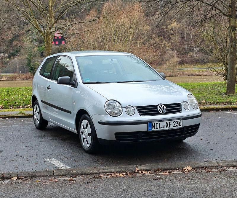Silber Gebraucht 2002 VW Polo Kleinwagen | 1.500 € (Etwas zu teuer) - Bild 1/4
