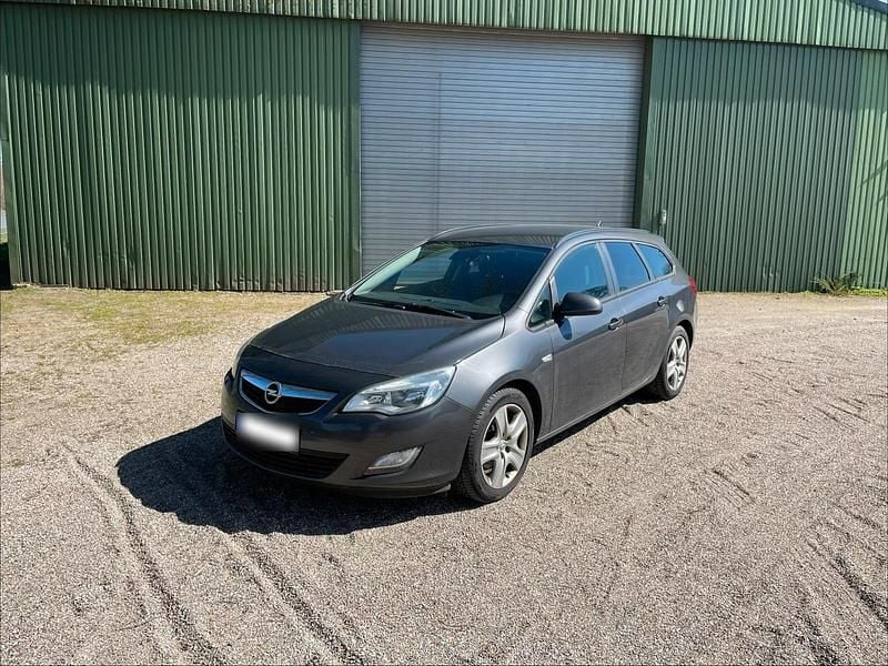 Gebraucht Opel Astra 110 PS (80 kW) 2012 Grau Kombi