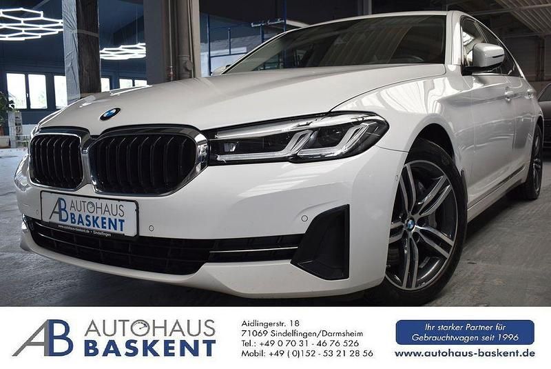 Weiß Gebraucht 2022 BMW 530 Sport Line Limousine | 34.980 € (Guter Preis) - Bild 1/4
