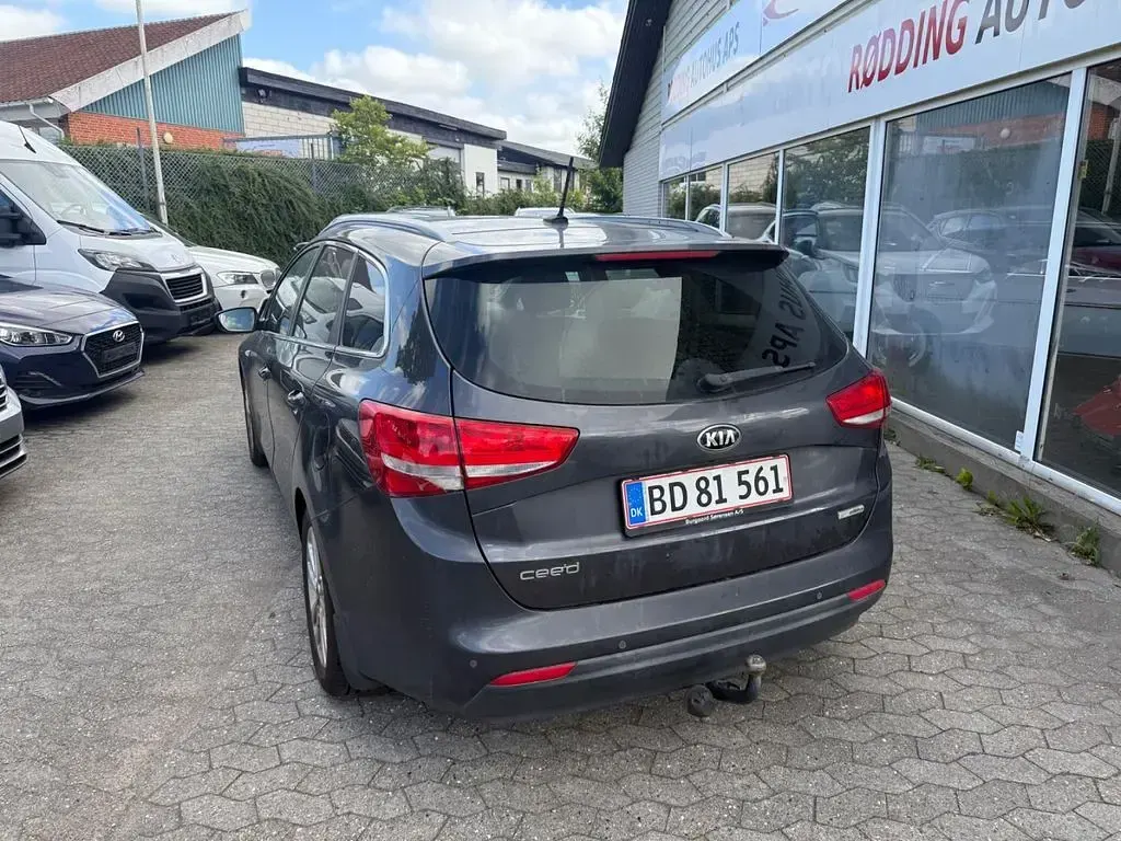 Gebraucht Kia Ceed 136 PS (100 kW) 2016 Grau Kleinwagen