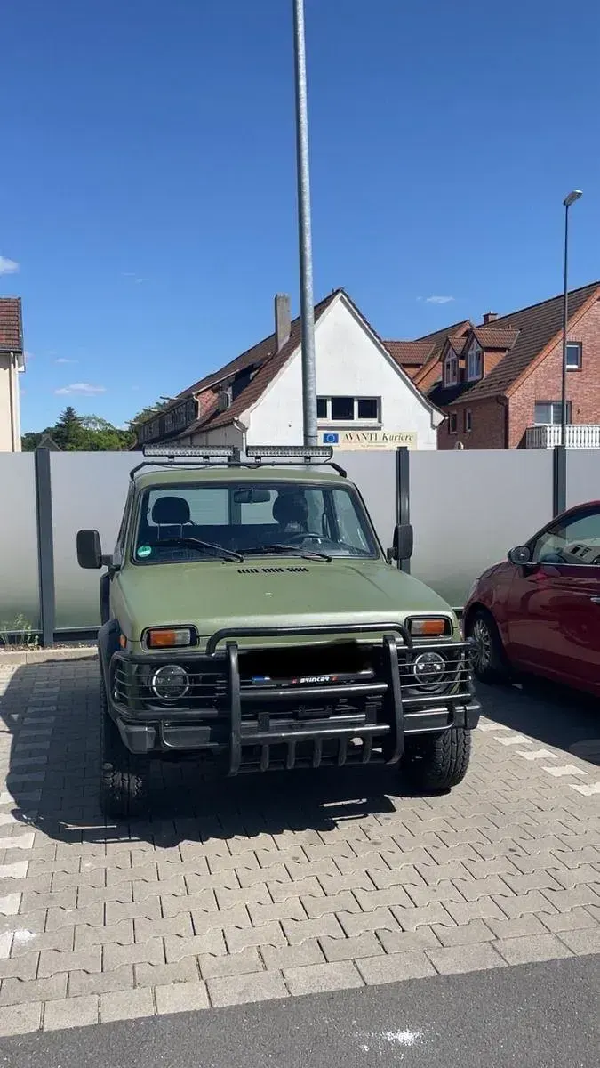 Gebraucht Lada niva 82 PS (60 kW) 2009 Grün SUV