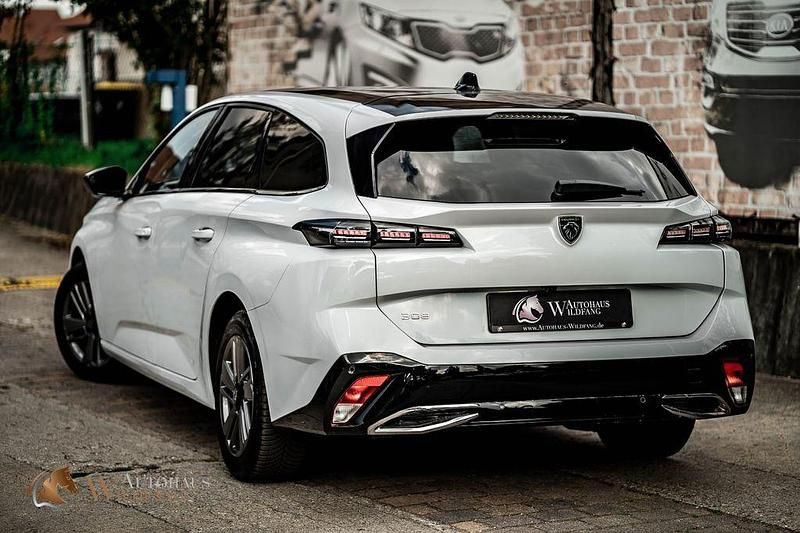 Gebraucht Peugeot 308 Allure 131 PS (96 kW) 2024 Weiß Kombi