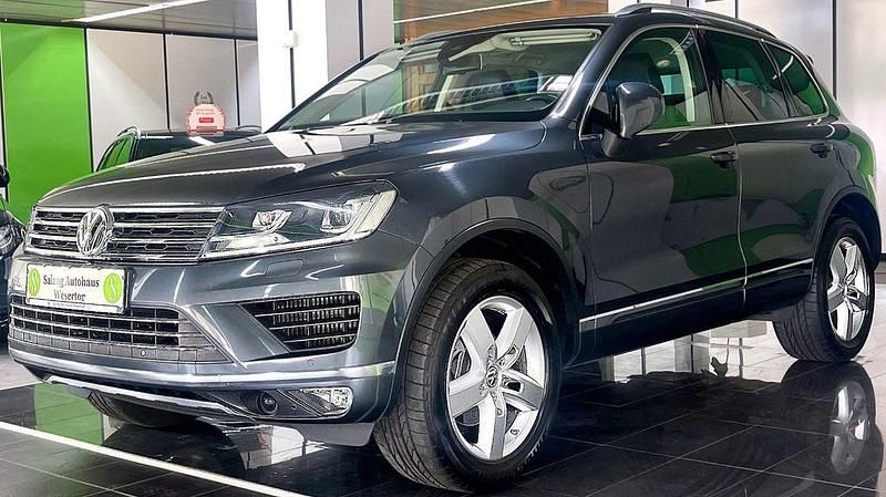 Grau Gebraucht 2016 VW Touareg SUV | 21.990 € (Fairer Preis) - Bild 1/4