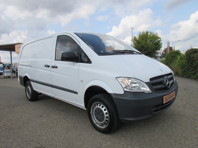 Weiß Gebraucht 2014 Mercedes Vito Van / Kleinbus | 18.000 € (Guter Preis) - Bild 1/4